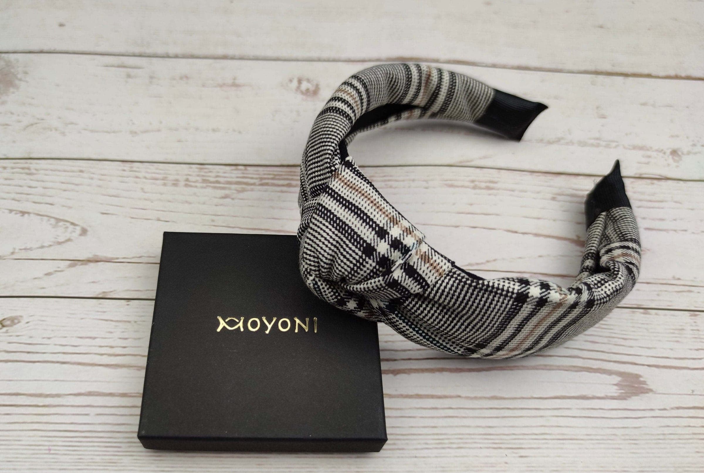 Chic and Versatile Crepe Headband - Perfect for College Girls! White and Black Striped Knotted Headband, Ideal for any Outfit